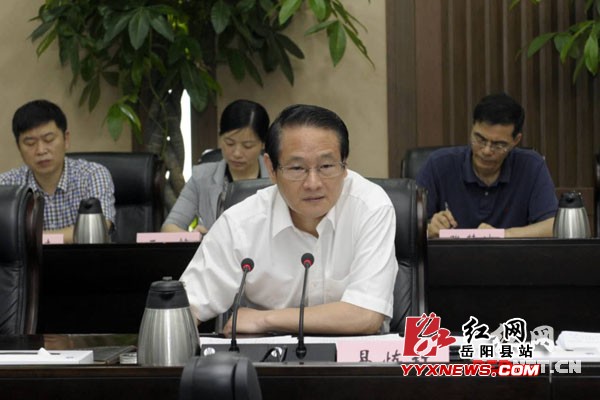 易炼红说要经常想一想，自己为什么得到组织的提拔重用？自己用什么来回报组织？自己履职后能给大家带来什么？